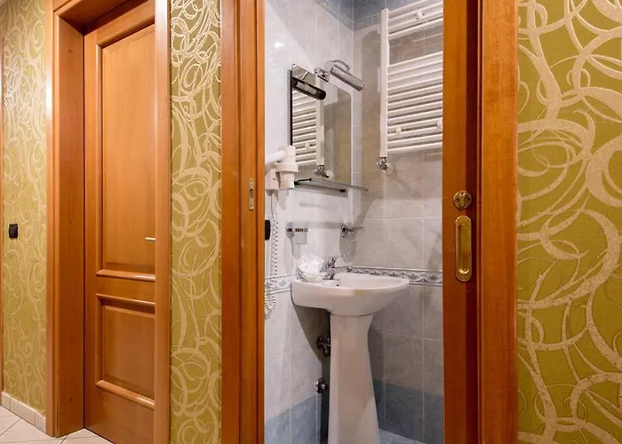 Bed & Breakfast In Vale&hillary Colosseo Rome