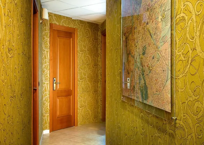 Bed & Breakfast In Vale&hillary Colosseo Rome