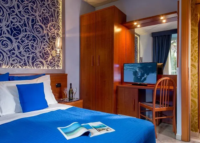 Bed & Breakfast In Vale&hillary Colosseo 3*