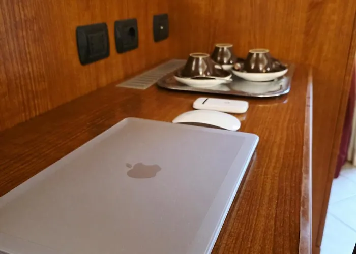 Bed & Breakfast In Vale&hillary Colosseo 3*
