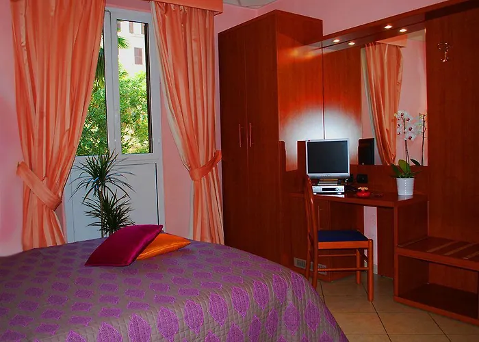In Vale&hillary Colosseo Bed & Breakfast