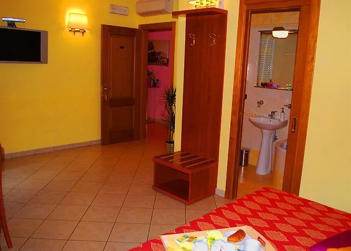 Bed & Breakfast In Vale&hillary Colosseo 3*